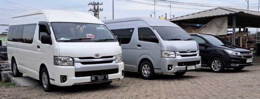 Armada travel Lampung Jakarta Hiace dan Innova
